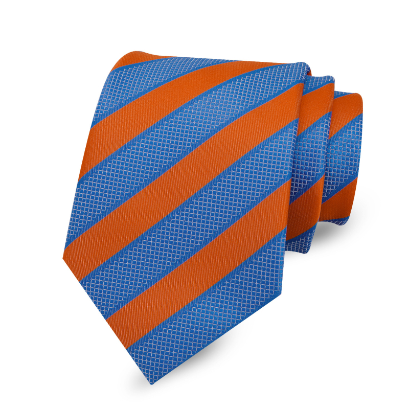 Paruoštas vyriško dryžuoto kaklaraiščio, 8 cm, raudono, balto, geltono ir mėlyno spalvų kostiumo tiekimas. Universalus, stilingas, oficialus, profesionalus, madingas drabužis.