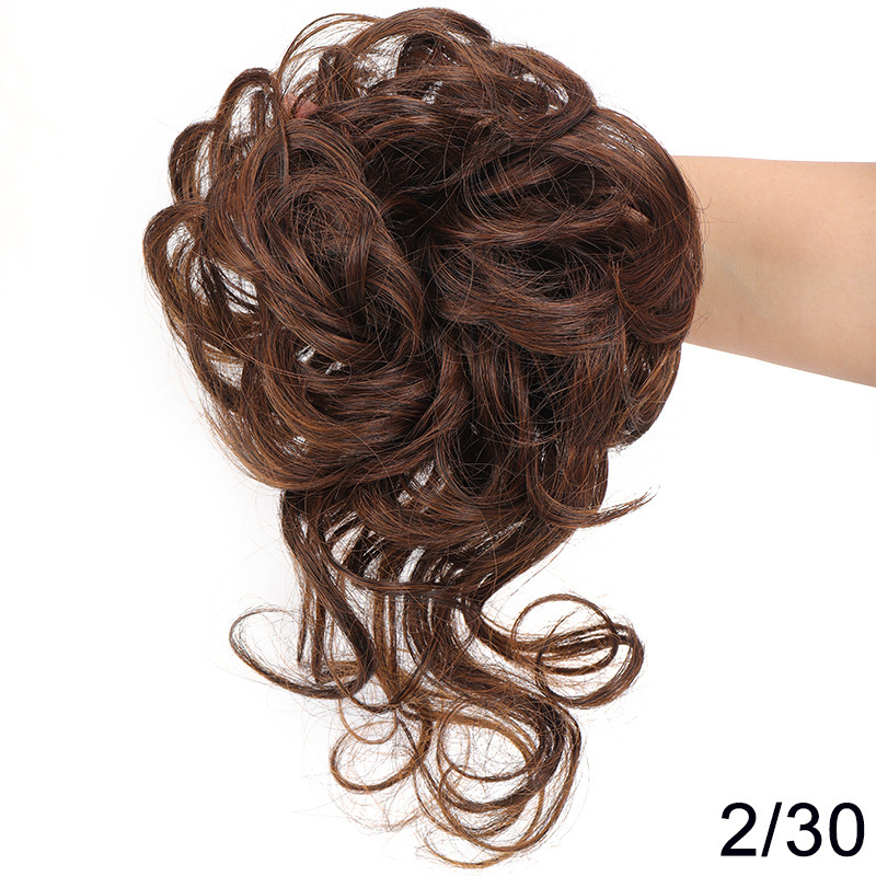 Euroopa ja Ameerika parukarõngad, moodsad juuksekotid, pallikujulised peapaelad, loomulikult kohevad ja sassis pika habeme patsid, parukad, hobusesabast juukserõngad