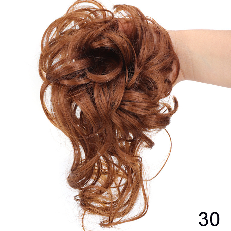 Euroopa ja Ameerika parukarõngad, moodsad juuksekotid, pallikujulised peapaelad, loomulikult kohevad ja sassis pika habeme patsid, parukad, hobusesabast juukserõngad