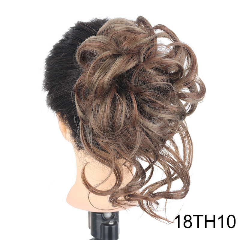 Euroopa ja Ameerika parukarõngad, moodsad juuksekotid, pallikujulised peapaelad, loomulikult kohevad ja sassis pika habeme patsid, parukad, hobusesabast juukserõngad