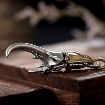 Guochao medál Ji Biao bogár sárgaréz csavarhúzó sörnyitó fém autós kulcstartó medál férfi ajándék