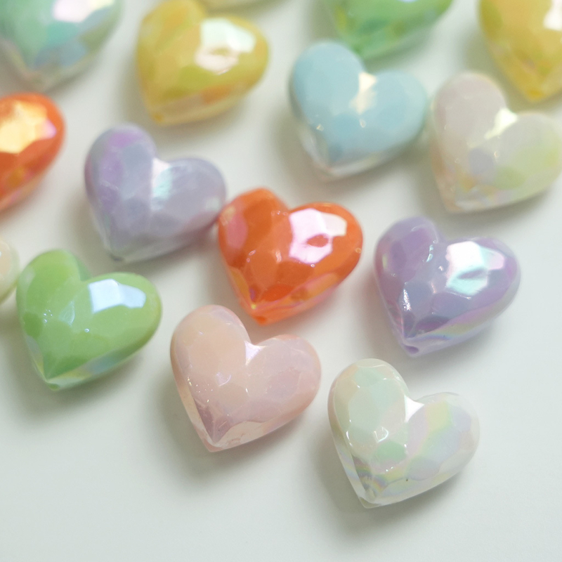 Lausvärviga kaetud AB Macaron lõigatud armastuse isetegemise mobiiltelefoni keti helmestega aksessuaarid sirge auguga virsiku südame materjal hulgimüük