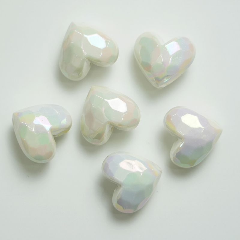 Lausvärviga kaetud AB Macaron lõigatud armastuse isetegemise mobiiltelefoni keti helmestega aksessuaarid sirge auguga virsiku südame materjal hulgimüük