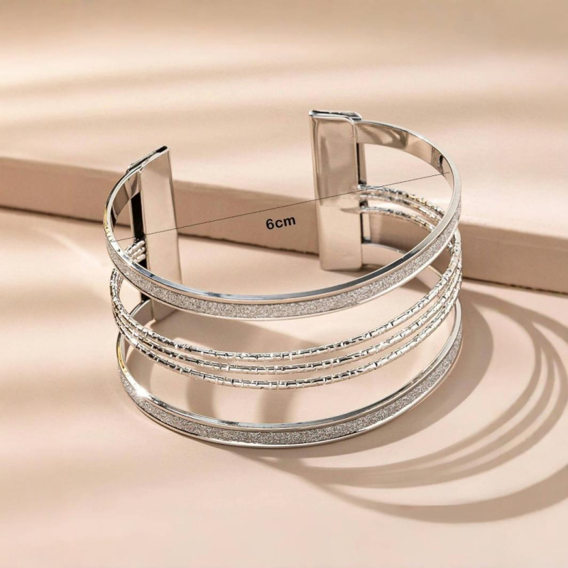 Νέο διασυνοριακό βραχιόλι υψηλής αισθητικής με παγωμένο σχέδιο, ιδανικό για όλες τις ηλικίες, με ανοιχτό γεωμετρικό κοίλο σχέδιο και προσωπικότητα.