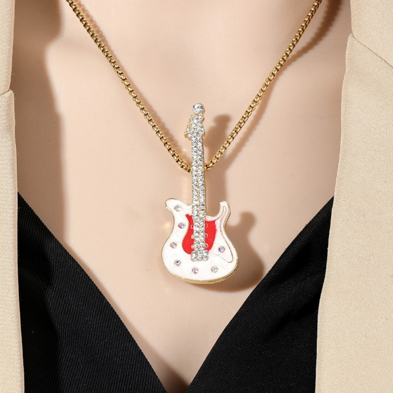 Korejiešu stila karsti pārdots populārs mūzikas instruments korsāžas pilināmā eļļas ģitāras piespraude modes universāla apģērba piespraude apkakles piespraude