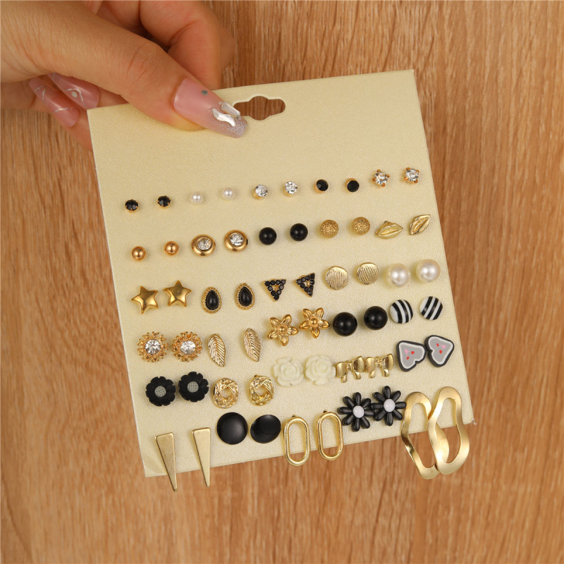 Euroopa ja Ameerika Ühendriikide piiriülesed kuumad kõrvarõngad sobivad geomeetrilise kujuga 30 paari kõrvarõngaid naiste Euroopa ja Ameerika Ühendriikide kõrvarõngad kõrvarõngaste tootjad hulgimüük