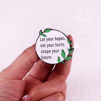 Robert Shule`i kuulsate sõnade prossi ja rinnamärgi aksessuaarid