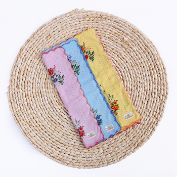 Klasikinės moteriškos pusmėnulio pusės medvilninės nosinaitės su mažomis gėlių rašto nosinaitėmis, gamintojai, didmeninė prekyba