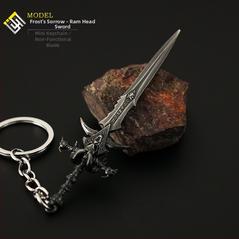 Prívesok na kľúče od Lich Kinga s mini zbraňou, mráz, smútok, ovčia hlava, meč, zliatina, ručná hračka, 9 cm