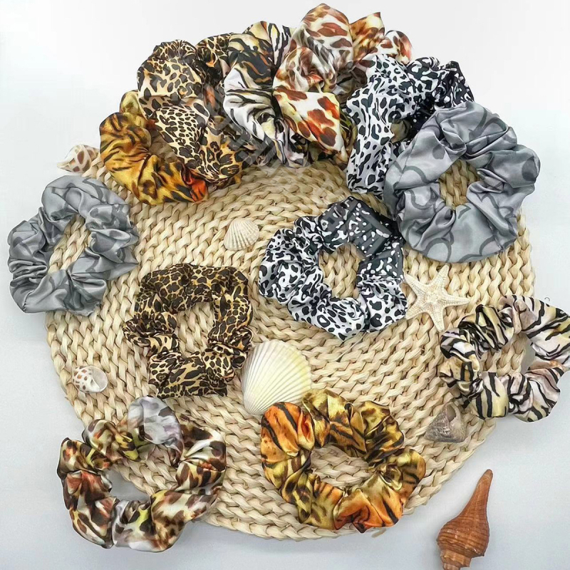 „Amazon“ 12 plaukų žiedų kolekcija, įvairių stilių plaukų aksesuarai, paprasta vienspalvė plaukų virvė, didmeninė prekyba Europos ir Jungtinių Valstijų storosios žarnos plaukų žiedais.