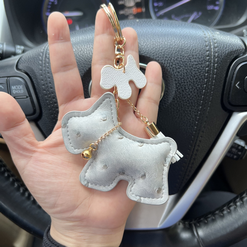 Határokon átnyúló kreatív ajándék csengő kiskutya autó kulcstartó autó kulcstartó táska medál aranyos medál bojt
