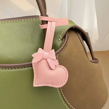 Χαριτωμένο κρεμαστό κόσμημα με τόξο αγάπης αυτοκινήτου βελονιά τσάντα κρεμαστό κόσμημα τελετουργικό κορίτσι στυλ φορητό εξαιρετικά ελαφρύ λεπτό κρεμαστά στολίδια