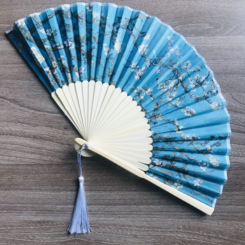 Ευρωπαϊκός διάσημος μικρός πτυσσόμενος ανεμιστήρας ζωγραφικής 21cm δύο πράσινου χρώματος επίπεδου κόκκαλου μπαμπού που διαφημίζει το προωθητικό δώρο που διπλώνει τον ανεμιστήρα