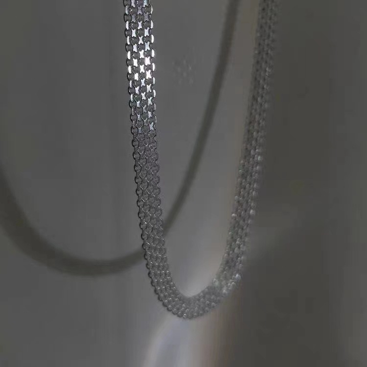 Szőtt nyaklánc női 2023 új nyári könnyű luxus niche design érzéki fejlett kulcscsontlánc hideg stílusú elegáns kígyócsont lánc