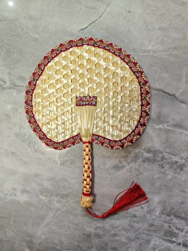 raktáron nagykereskedelmi nyári otthon kézzel készített búzaszalma ventilátor szúnyogriasztó hűvös mintás szegélyezés búzaszalma ventilátor kézi ventilátor