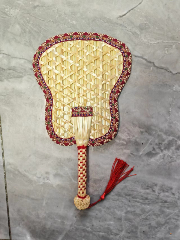 raktáron nagykereskedelmi nyári otthon kézzel készített búzaszalma ventilátor szúnyogriasztó hűvös mintás szegélyezés búzaszalma ventilátor kézi ventilátor