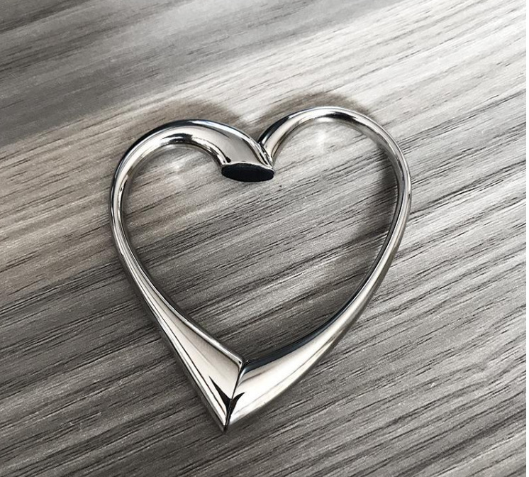 Cinkötvözetből készült, kiváló minőségű fémből készült, szerelem alakú táskacsat, forgatható, összecsukható kézitáska-akasztó, táskaakasztó