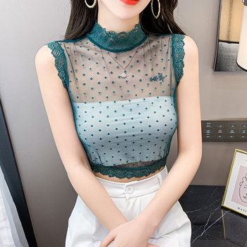 Tamprūs, prigludę, nėriniuoti marškinėliai su netikra apykakle ir imitacine apykakle, trumpi be rankovių, nėriniuoti, seksualūs, perspektyvūs, moteriški, rudens stiliaus, tiek viduje, tiek lauke.