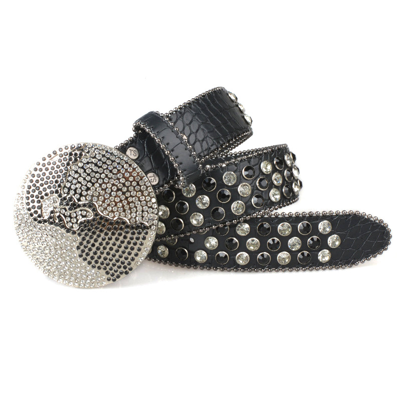 Uniszex öv, strasszokkal berakott, európai és amerikai öv, punk, hiphop, széles öv, utcai stílusú öv, keresztpántos öv