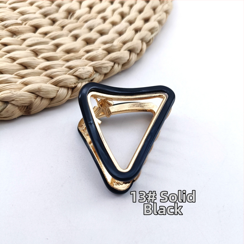 Hualino tarpvalstybinis trikampio formos lydinio laikiklis, disko formos plaukų segtukas, vidutinio dydžio tuščiaviduris dryžuotas plaukų segtukas, temperamentingas acto rūgšties laikiklis