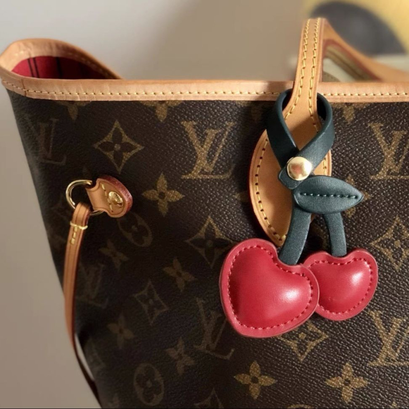 Vyšninės spalvos raktų pakabuko vyšninės spalvos kūrybinis krepšys pakabukas mokyklinis krepšys meilės odinis krepšys pakabuko aksesuarai