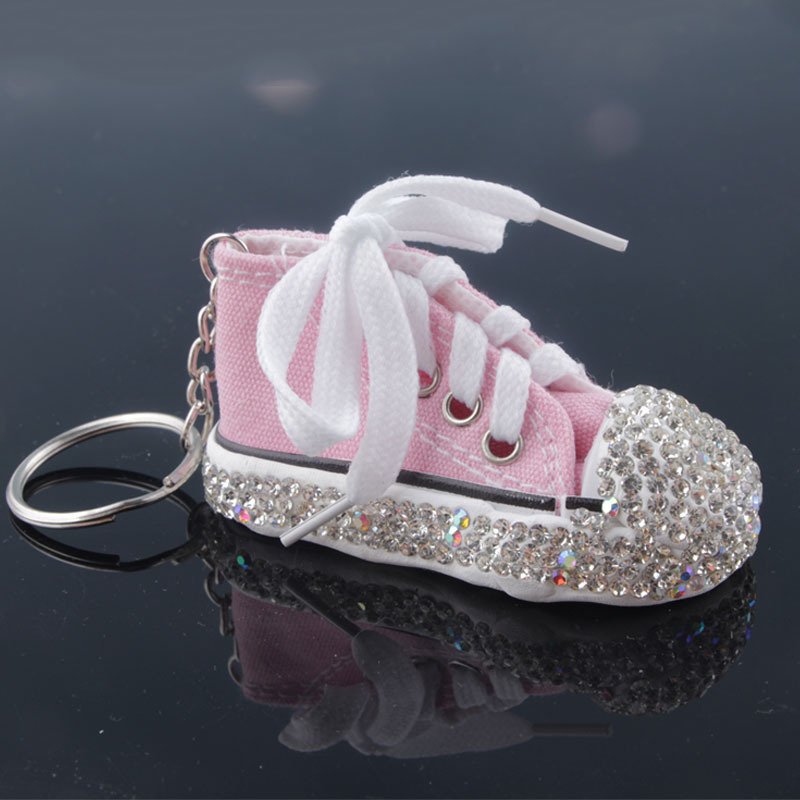 Точкови кристали ключодържател чанта бижута мини висулка симулация платнени обувки кола креативни спортни подаръци