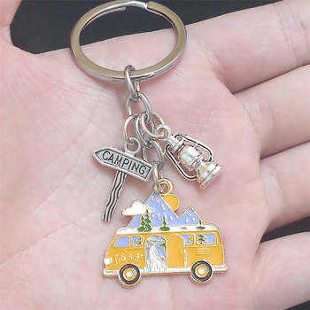 Ευρωπαϊκή και αμερικανική διασυνοριακή πινακίδα οδικής σήμανσης με κρεμαστό σακίδιο πλάτης για λάμπα κηροζίνης, ταξιδιωτικό μπρελόκ εξωτερικού χώρου για τροχόσπιτο