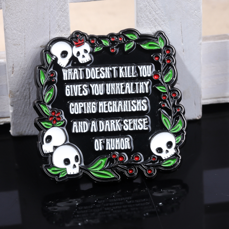 Halloweeni, határokon átnyúló legkelendőbb brossok, Ami nem öl meg, Koponya medálok, Kiegészítők, Betűs ruházat, Hátizsák kiegészítők