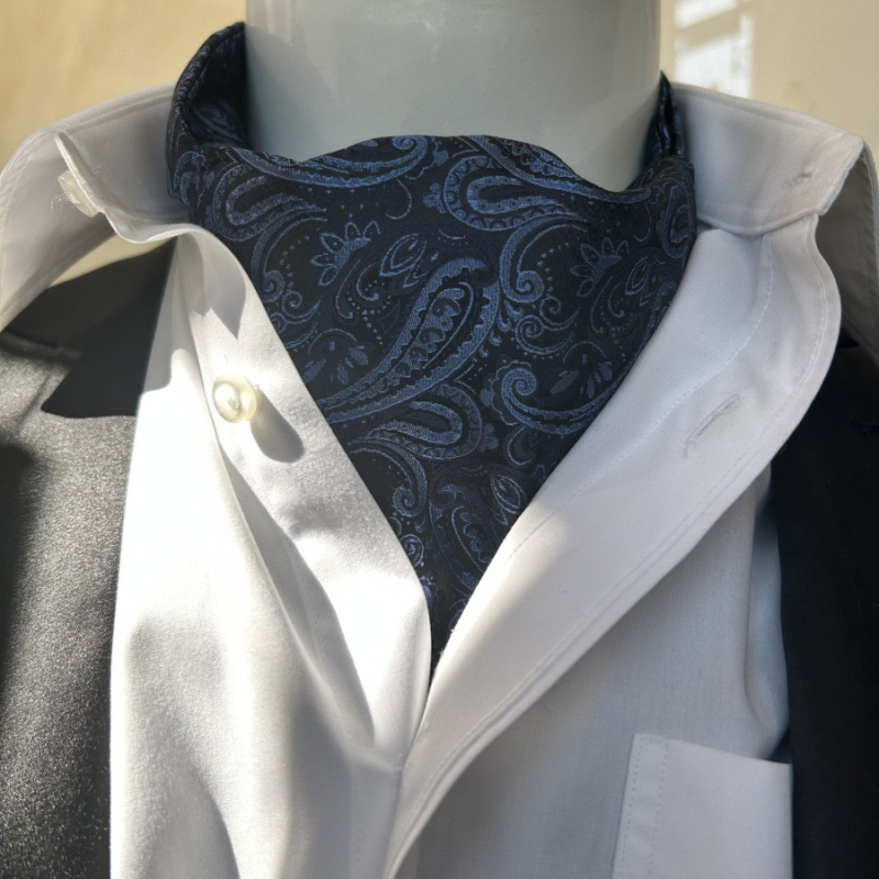 Vyriški marškiniai, laisvalaikio stiliaus, retro stiliaus, britiško stiliaus, šildantis rankšluostis, skirtas tiek kaklui, tiek ir kita.