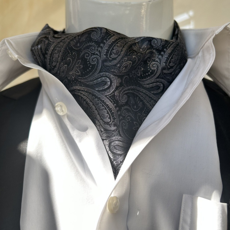 Vyriški marškiniai, laisvalaikio stiliaus, retro stiliaus, britiško stiliaus, šildantis rankšluostis, skirtas tiek kaklui, tiek ir kita.