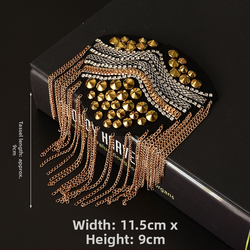 Užsienio prekyba, eksportas, sunkioji pramonė, vinis, karoliukai, kutai, antpečiai, ženkliukas, paltas, audinys, lipdukai, didelis prekės ženklas, mada, pasirodymas, asmenybė, drabužiai, dekoras, aksesuarai