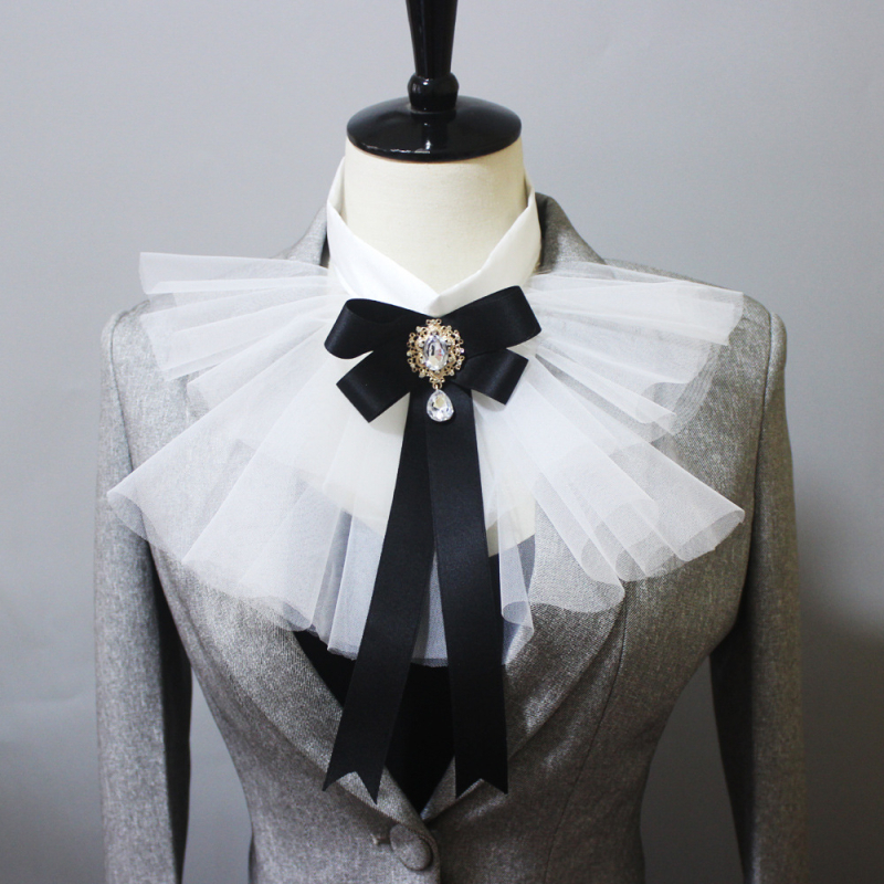 Europietiškos ir amerikietiškos tinklinės apykaklės seilinukai gali derėti su marškinių netikra apykakle, dekoratyvine apykakle „AliExpress“ tarpvalstybiniu mastu.