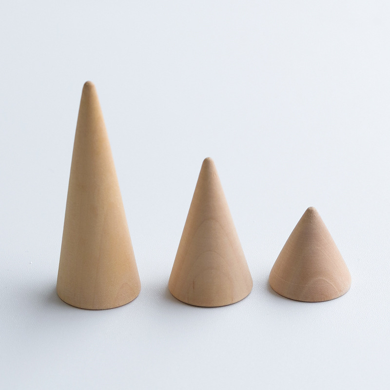 Täispuidust koonilise kujuga rõngaste vitriinalus ehetele ehete poodi, rõngaste hoiustamine, fotograafia poseerimise rekvisiidid, kaunistused