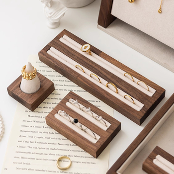 Mustast pähklist täispuidust sõrmuse vitriin, tipptasemel ehterõngaste ehete poe vitriin, fotorekvisiidid