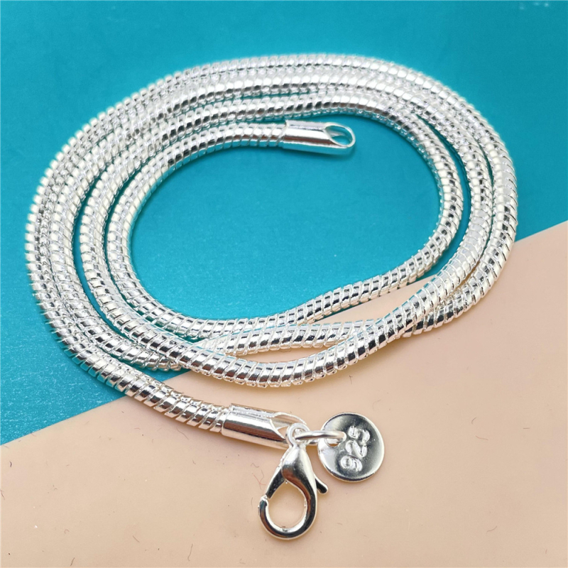 Didmeninė prekyba užsienio prekyba, karštai parduodami kūrybingi papuošalai, madingi korėjietiški išskirtiniai 925 prabos sidabriniai 3 mm gyvatės kaulo vėriniai, 16–30 colių.