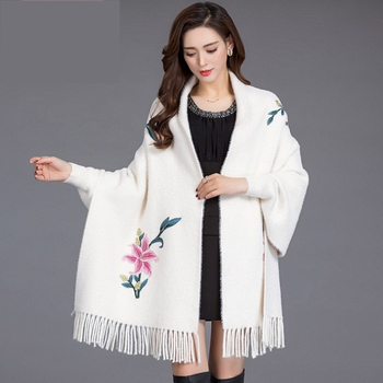 2025 Tavaszi és őszi nercbőr bársony női kötött kardigán kendő hímzett, középhosszú, bojtos köpeny, cheongsam meleg kabáttal kombinálva