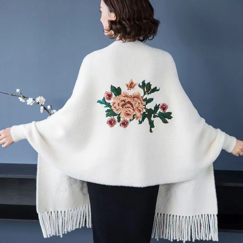 2025 Tavaszi és őszi nercbőr bársony női kötött kardigán kendő hímzett, középhosszú, bojtos köpeny, cheongsam meleg kabáttal kombinálva