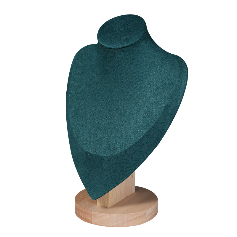 Tumeroheline portree modelli kaelakee kaelavormi leti rekvisiidid aknaleti vitriin otsevõtete kaunistused