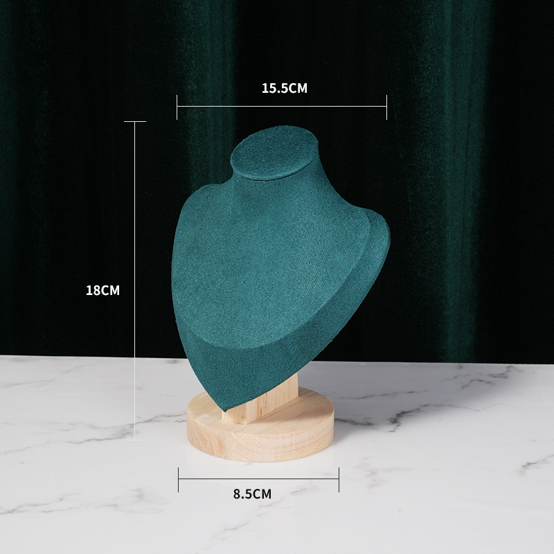 Tumeroheline portree modelli kaelakee kaelavormi leti rekvisiidid aknaleti vitriin otsevõtete kaunistused