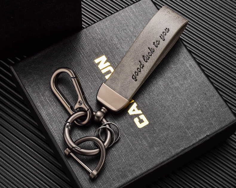 Kiváló minőségű autós kulcstartó hardver elveszett gyűrű bőr kreatív ajándék kulcstartó nyomtatható logó nagykereskedelem