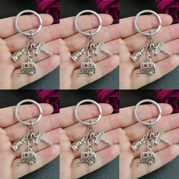 2024 Κάμπινγκ Δωρεάν Μπρελόκ Ταξιδιού για Κάμπινγκ Πινακίδα RV Λάμπα Κηροζίνης Μπρελόκ Αποφοίτησης για Ταξίδια