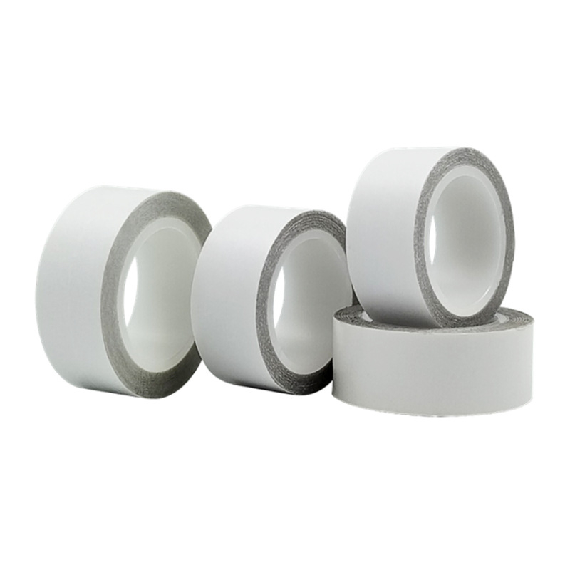 Läbipaistev särk, seelik, ninale kinnitatud aluspesukate, jälgi jätmata liim, lekkekindel valguspasta, kahepoolne liim