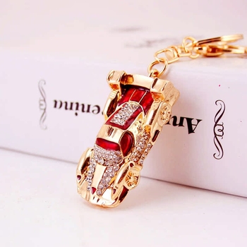 Gyémánttal kirakott strassz kreatív autómodell kulcstartó táska kulcstartó fém medál kiegészítők kézműves kis ajándék 973