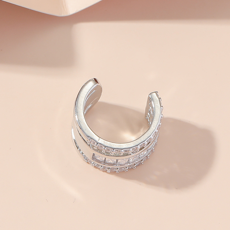 Europietiškas ir amerikietiškas retro stiliaus variu inkrustuotas cirkonio ausų segtukas be ausų skylučių, madingas nišinis geometrinio C formos deimanto formos ausų segtukas