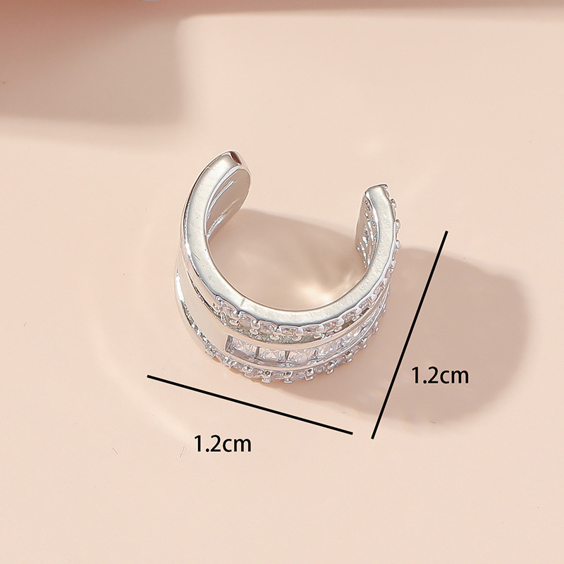 Europietiškas ir amerikietiškas retro stiliaus variu inkrustuotas cirkonio ausų segtukas be ausų skylučių, madingas nišinis geometrinio C formos deimanto formos ausų segtukas