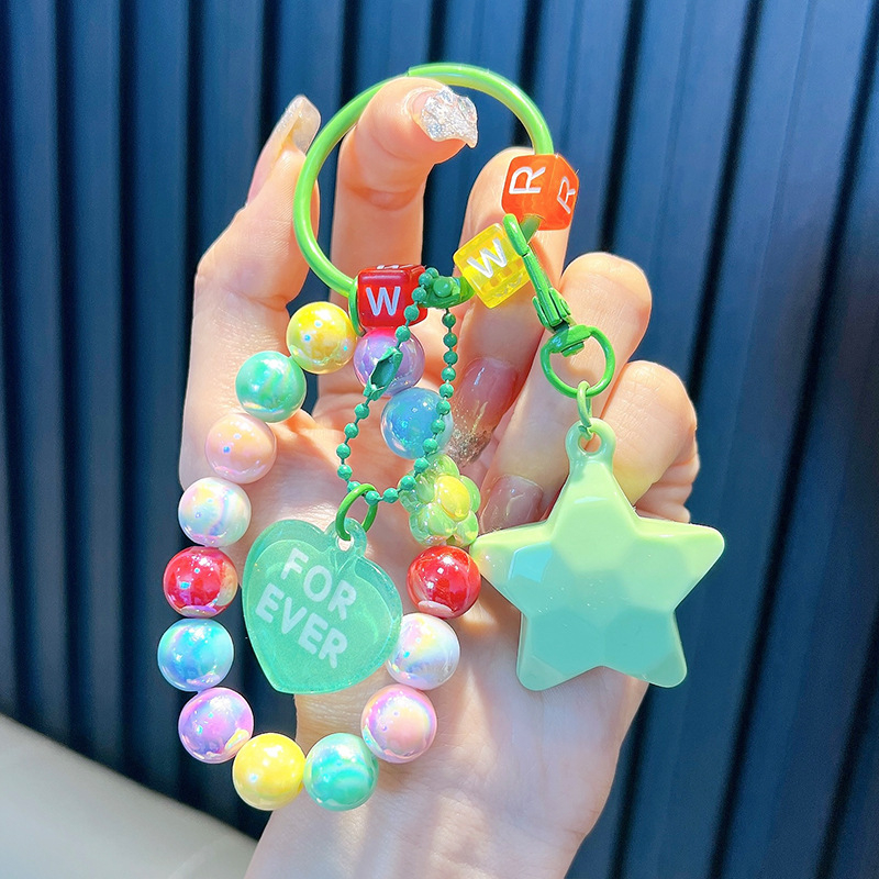 Gyöngyös ülő medve kulcstartó medál, gyönyörű akril táskába akasztható autós kulcstartó, kis ajándék, nagykereskedelem