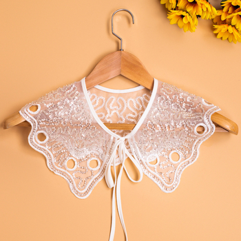 Gyönyörű hímzett, gyöngyös virágos női ruházat, fekete-fehér, raktáron, hamis galléros, fűzős, masnis ing, külső gallérral