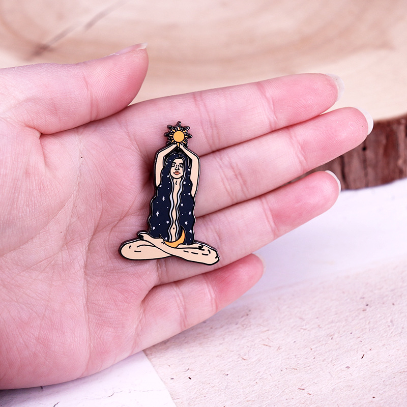 Nap és Hold Istennő Zománc Kitűző Indigó Lány Jelvény