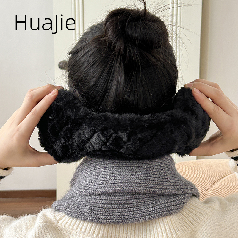 „Huajie“ sandėlyje. Šiltas moteriškas plaukų uždangalas su ausimis, rudens ir žiemos ananasų raštu, languotas triušio pliušinis, sulankstomas galinis ausų apsaugas.