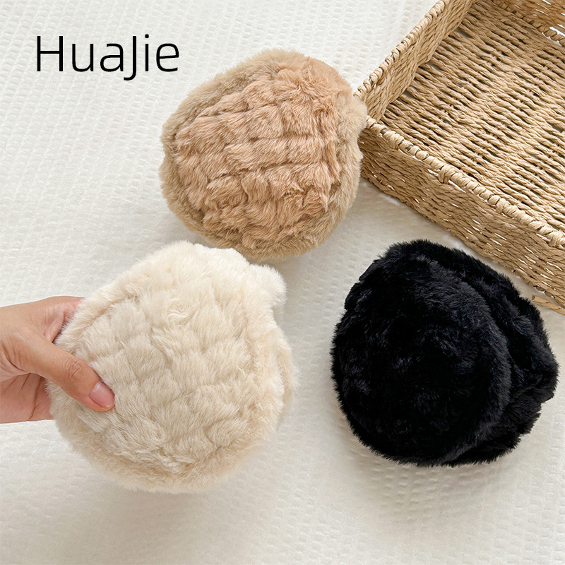 „Huajie“ sandėlyje. Šiltas moteriškas plaukų uždangalas su ausimis, rudens ir žiemos ananasų raštu, languotas triušio pliušinis, sulankstomas galinis ausų apsaugas.